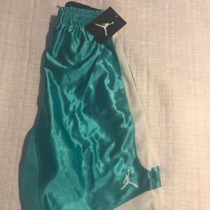 3/$6 NIKE Basketball  Boys Medium